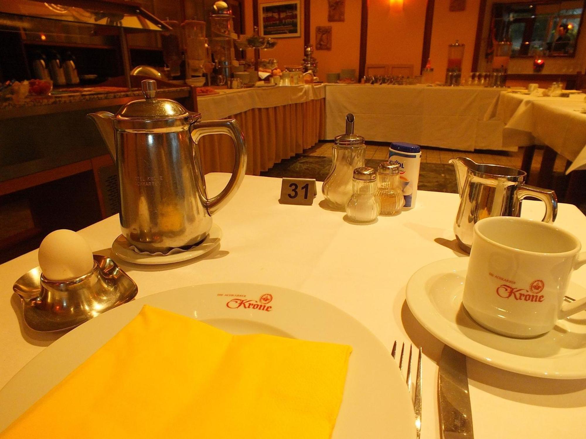 Achkarrer Krone Hotel Achkarren Ngoại thất bức ảnh