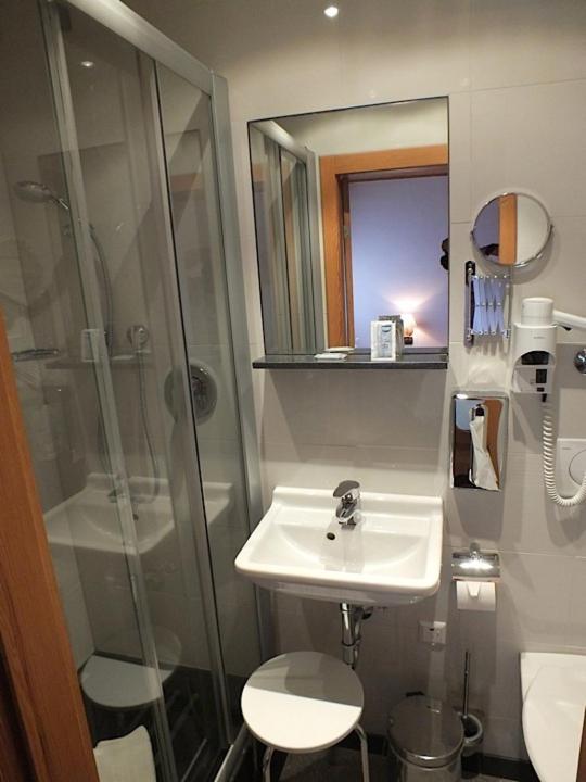 Achkarrer Krone Hotel Achkarren Ngoại thất bức ảnh